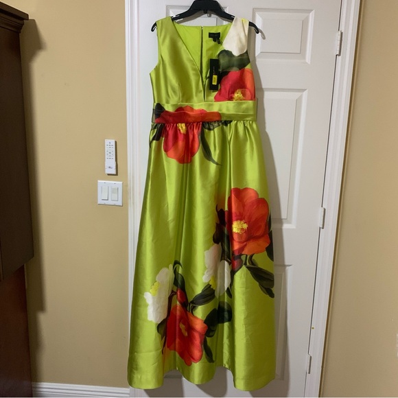 NWT Donna Karan New York Printed V-neck Floral Mikado Gown 14 Formal Wedding - Picture 7 of 16